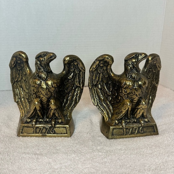 Colonial Virvinia Hamilton Other - Vintage Colonial Virginia Hamilton cast brass 1776 Eagle Bookends